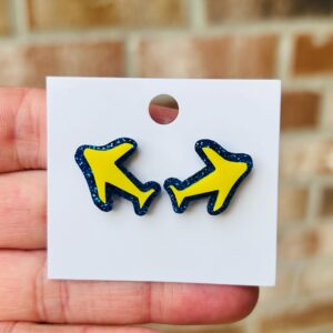 lake castle jet acrylic earrings
